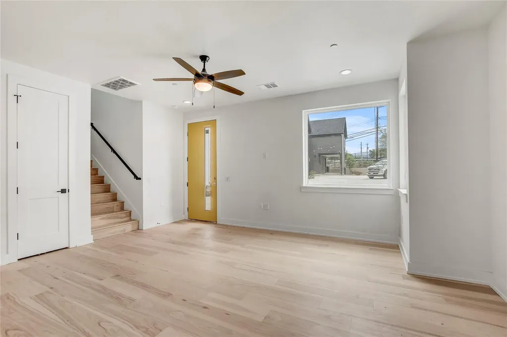 4127 E 12th Street Austin TX 78721