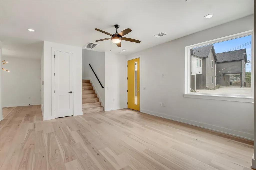 4127 E 12th Street Austin TX 78721