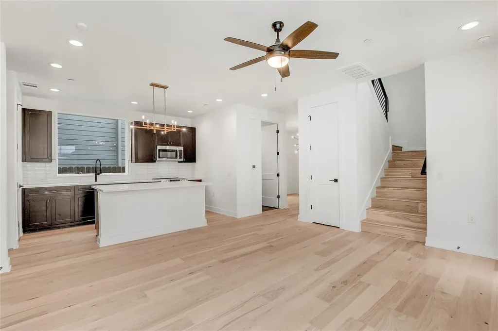 4127 E 12th Street Austin TX 78721