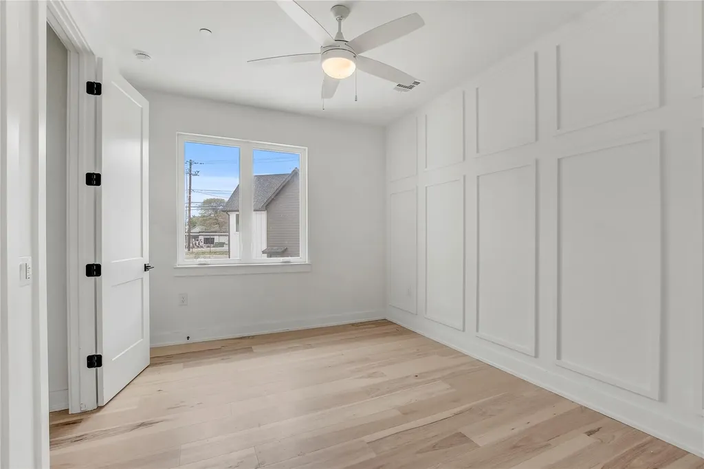 4127 E 12th Street Austin TX 78721