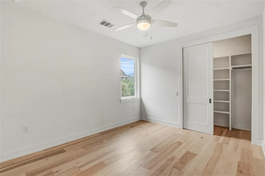 4127 E 12th Street Austin TX 78721