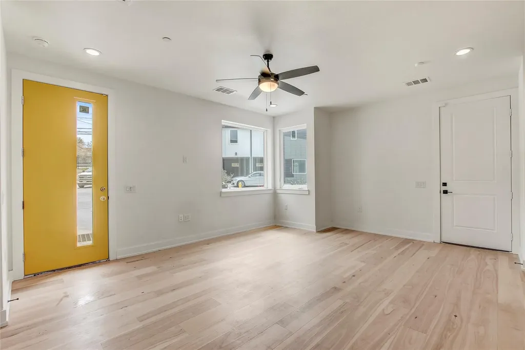 4127 E 12th Street Austin TX 78721