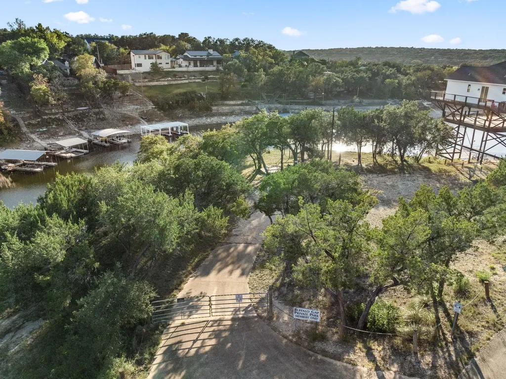 16453 Lake Loop Austin TX 78734