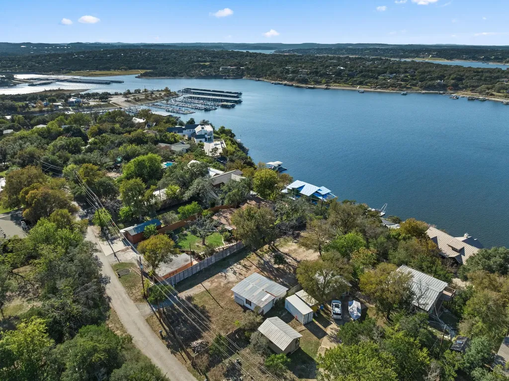 16453 Lake Loop Austin TX 78734