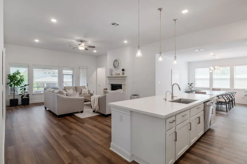 5705 Navajo Draw Lane Austin TX 78738