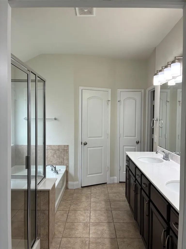 2001 Suzanne Kelli Drive Leander TX 78641