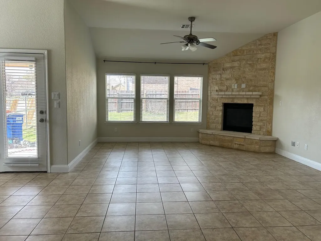 2001 Suzanne Kelli Drive Leander TX 78641