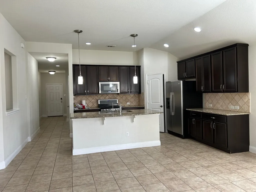2001 Suzanne Kelli Drive Leander TX 78641