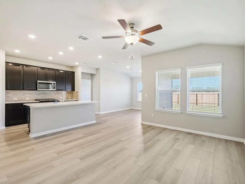 5012 Stockton Lane Del Valle TX 78617
