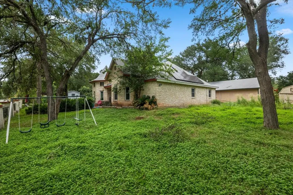 112 Rock Point Drive Del Valle TX 78617