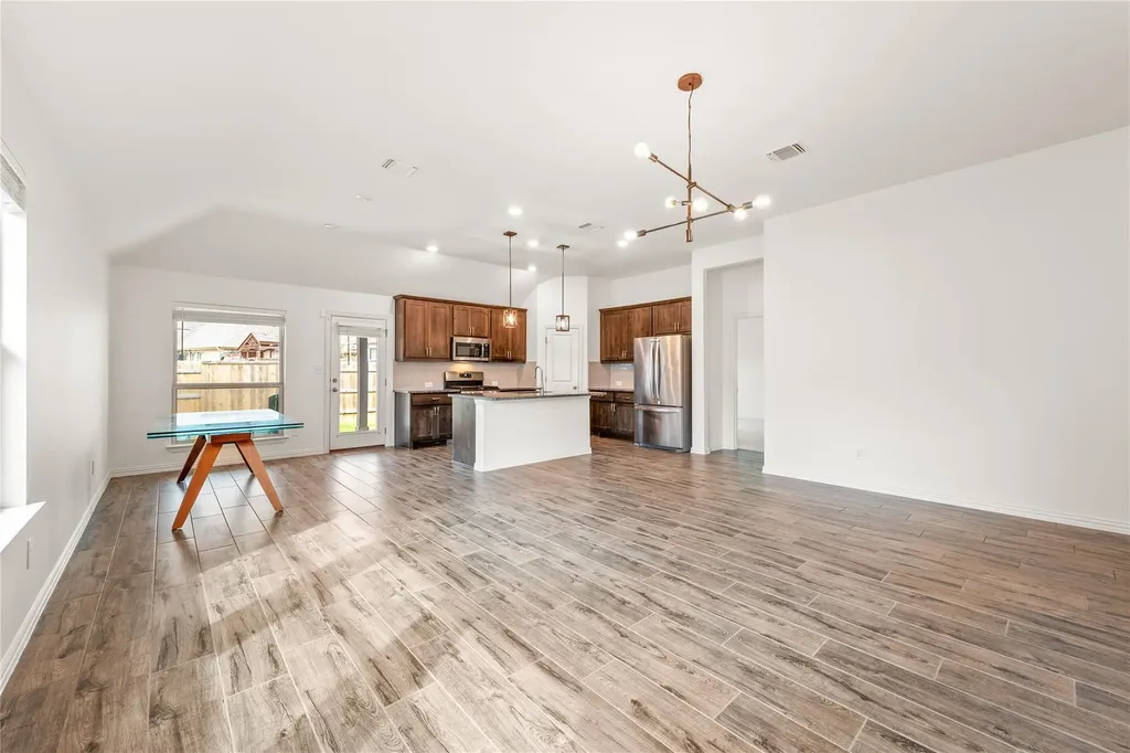 682 Coyote Creek Way Kyle TX 78640