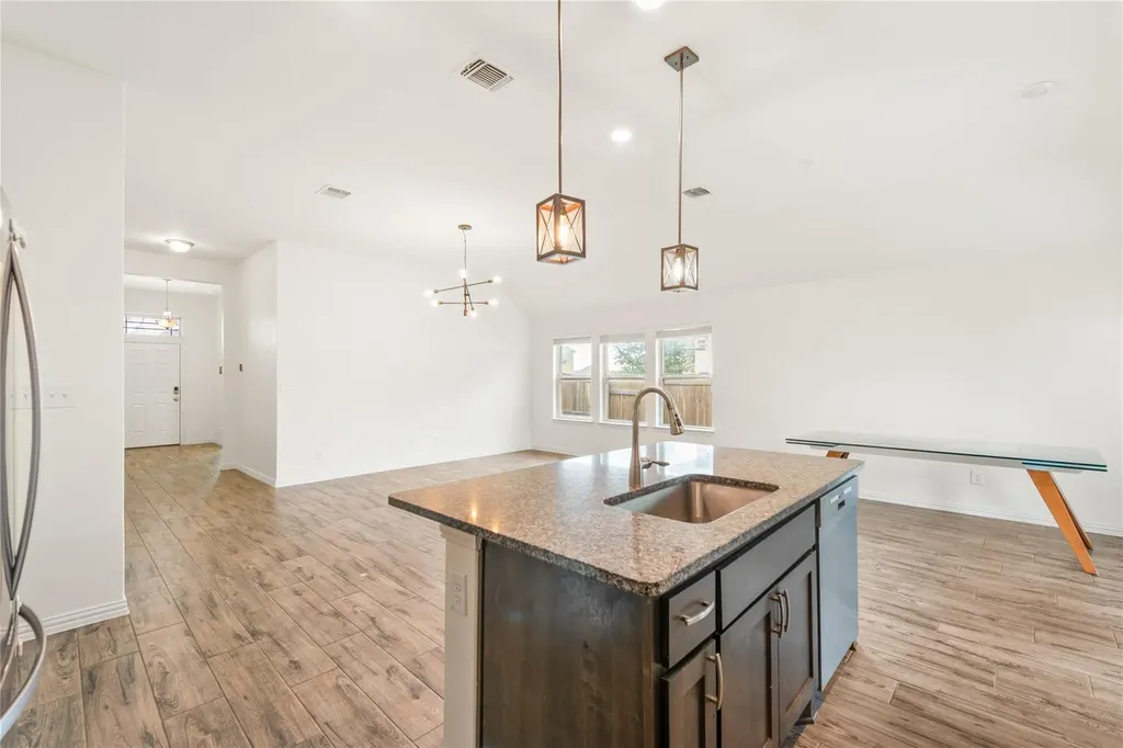 682 Coyote Creek Way Kyle TX 78640