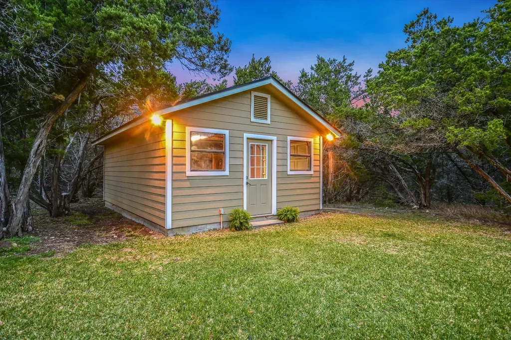 504 Saddlehorn Drive Dripping Springs TX 78620