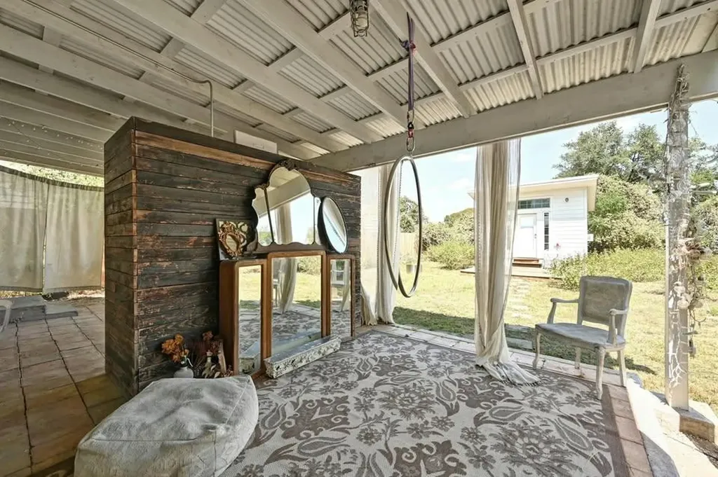 6118 Atwood Street Austin TX 78741