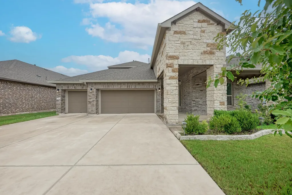 2625 Bowen Street Leander TX 78641