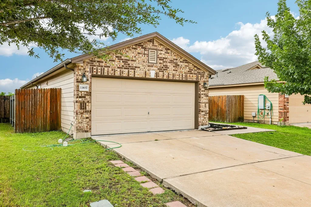 13637 Abraham Lincoln Street Manor TX 78653