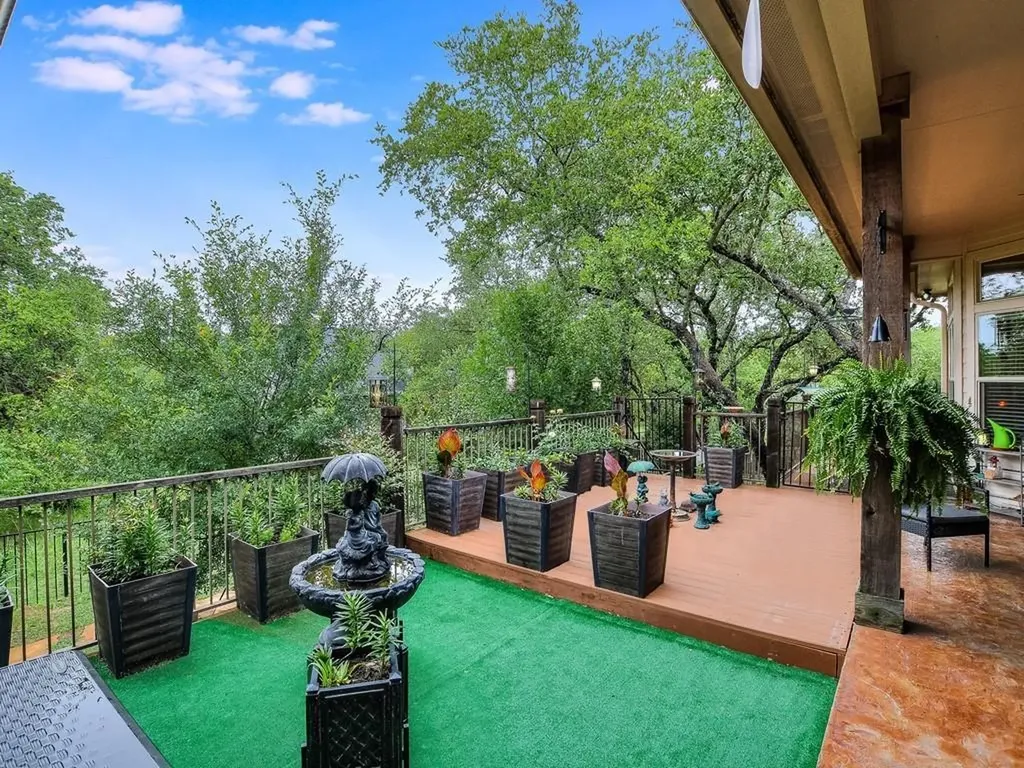 400 Bedford Drive Spicewood TX 78669