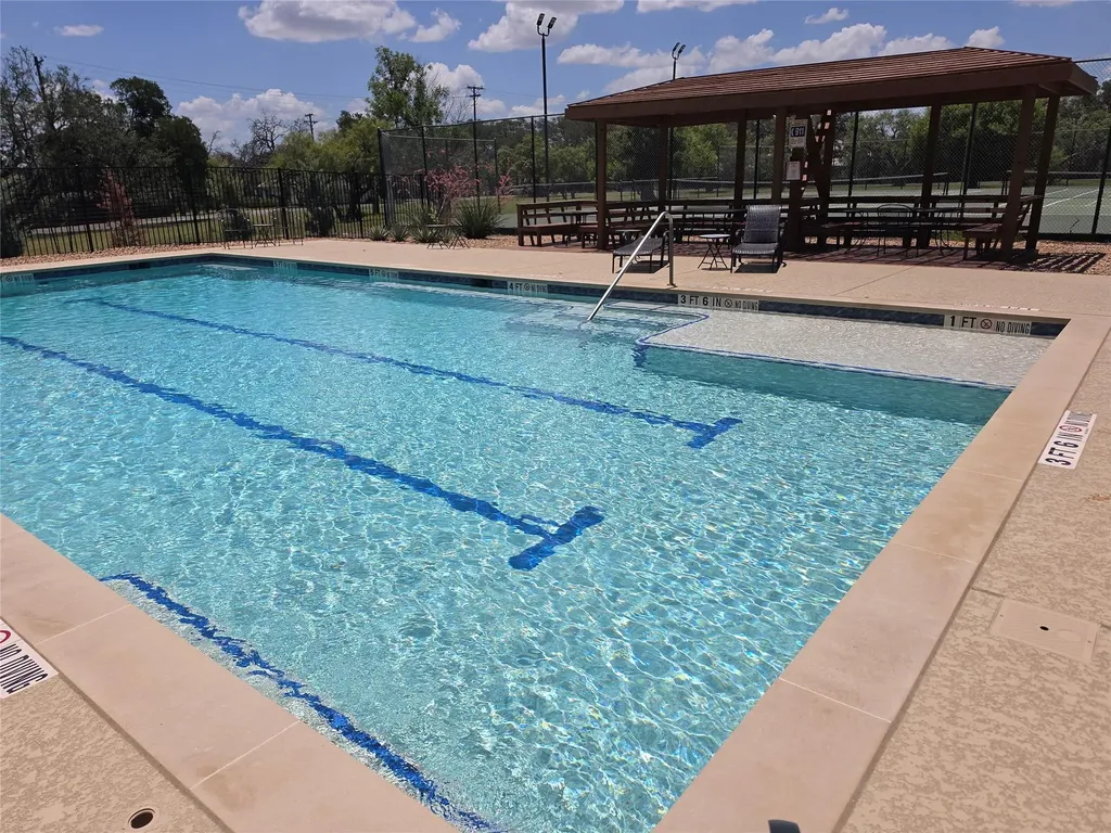 400 Bedford Drive Spicewood TX 78669