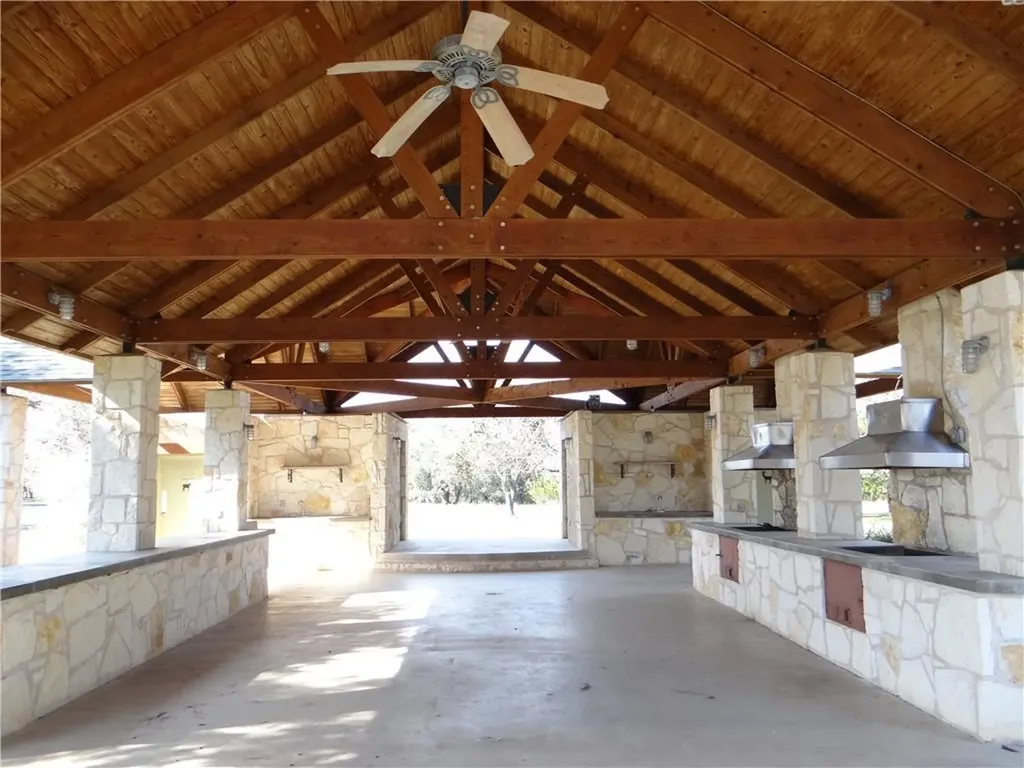 400 Bedford Drive Spicewood TX 78669