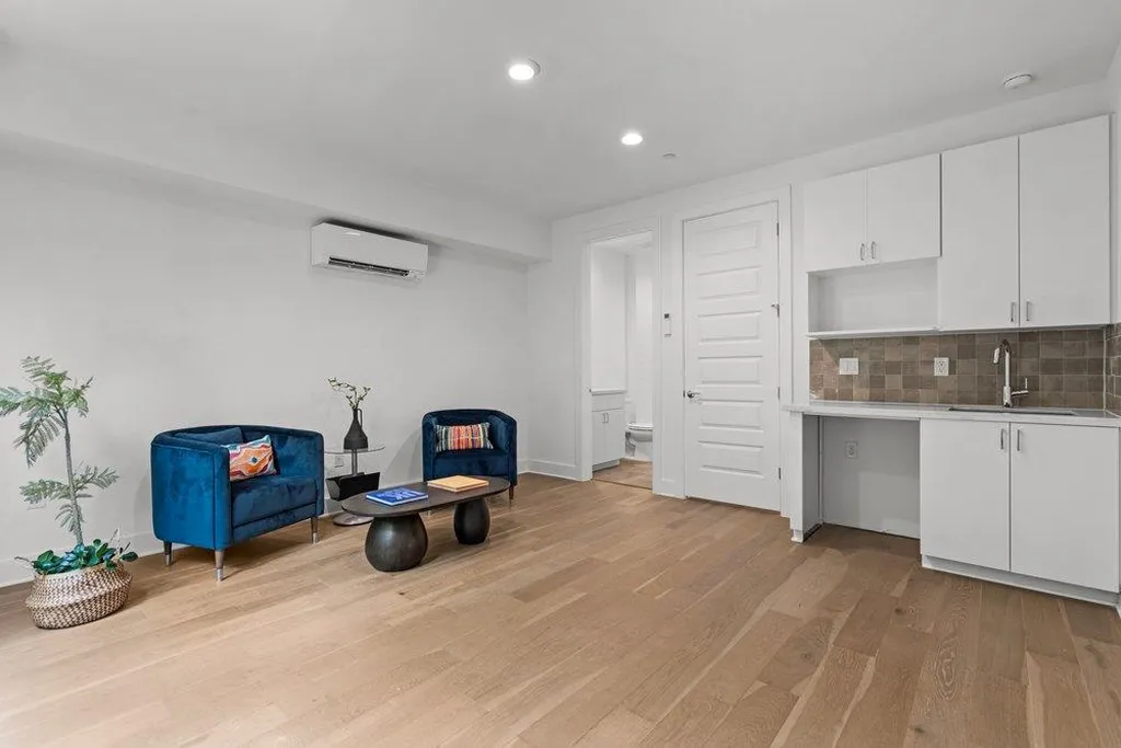 2505 Bluebonnet Avenue Austin TX 78704