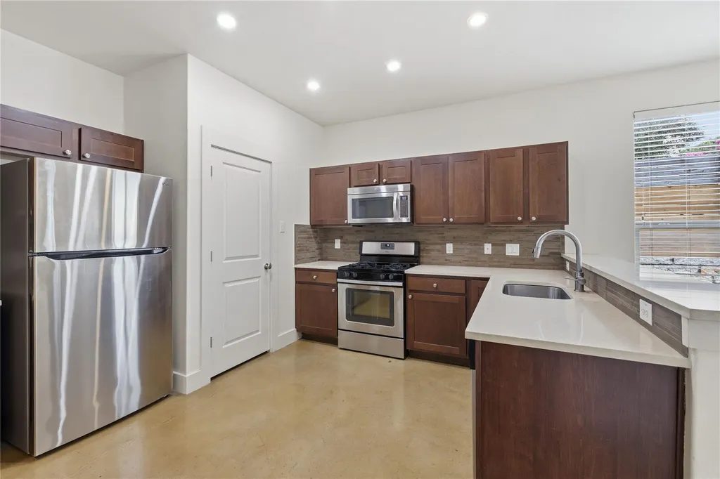 4124 Valley View Road Austin TX 78704