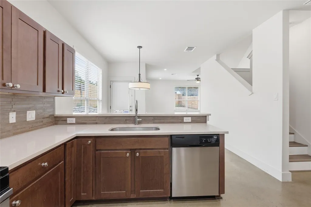 4124 Valley View Road Austin TX 78704