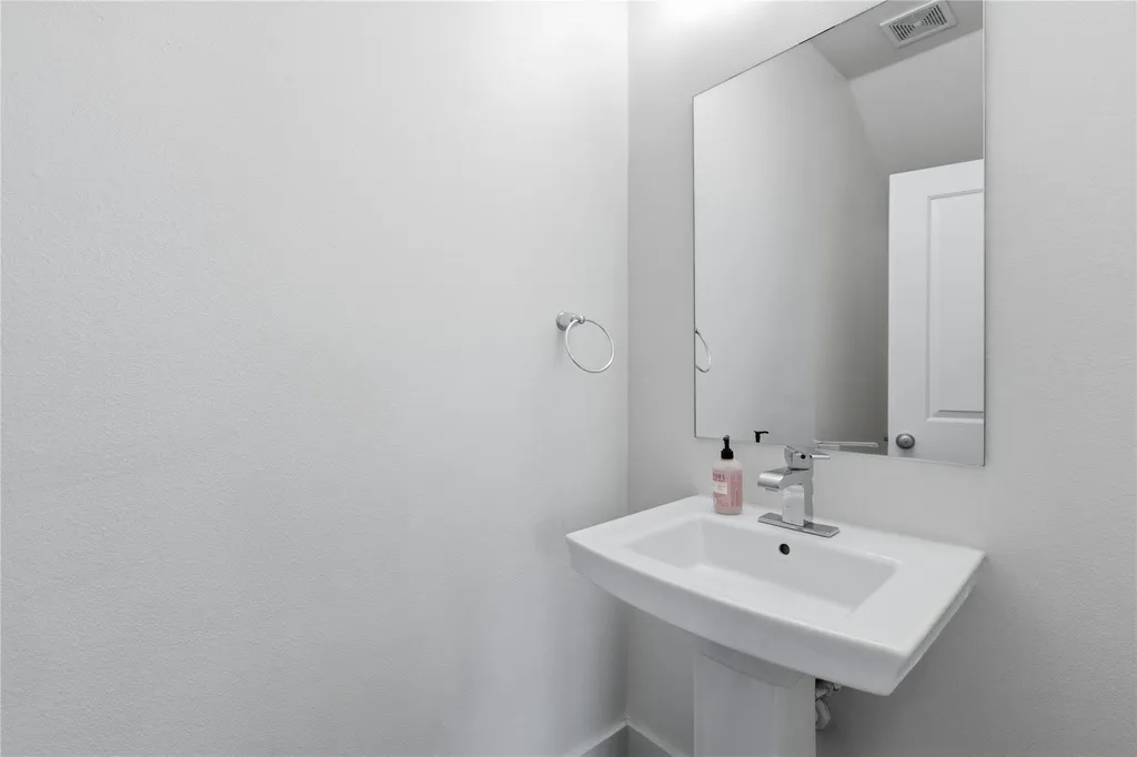 4124 Valley View Road Austin TX 78704