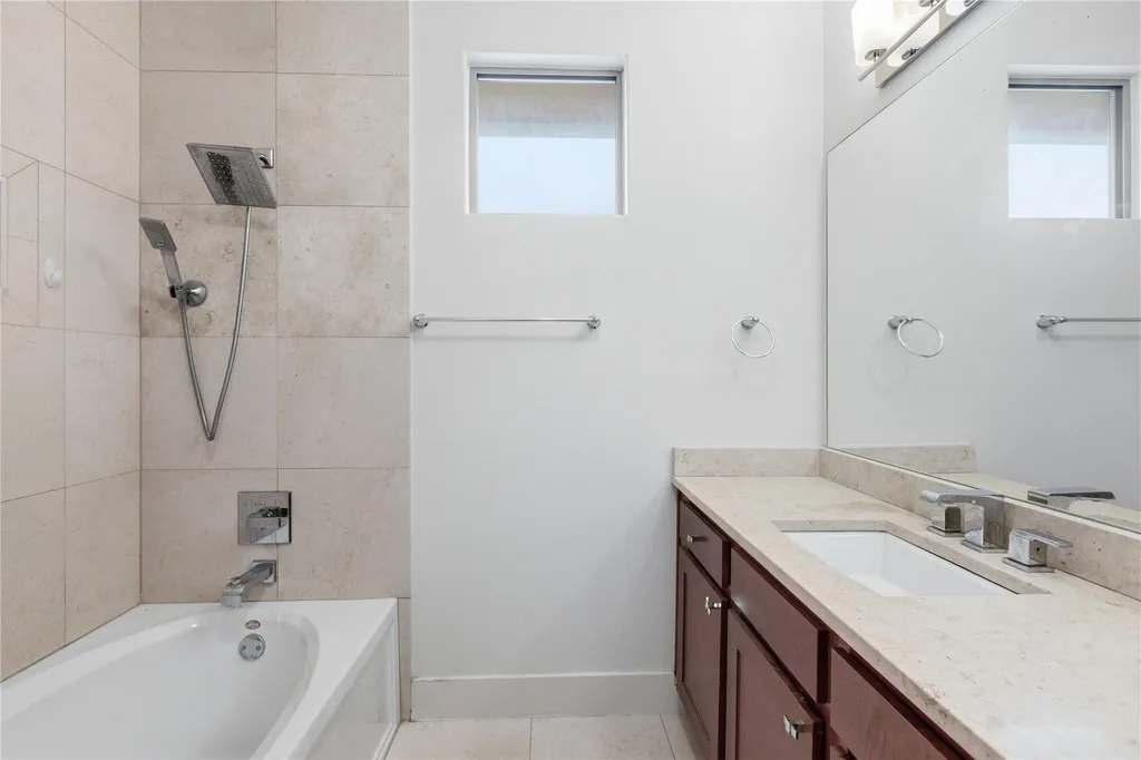4124 Valley View Road Austin TX 78704