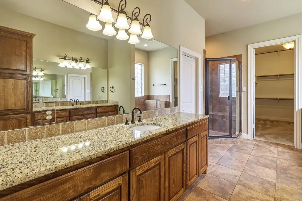 340 Sun Ray Horseshoe Bay TX 78657