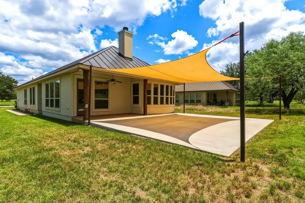 340 Sun Ray Horseshoe Bay TX 78657