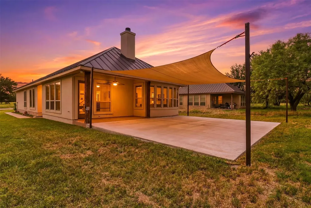 340 Sun Ray Horseshoe Bay TX 78657