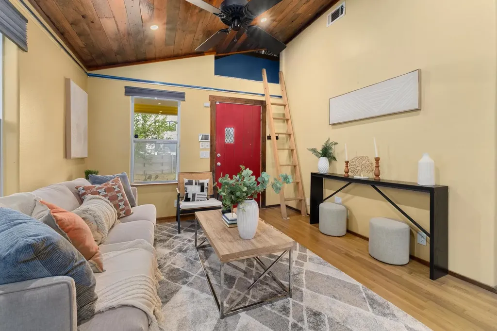 2403 E 11th Street Austin TX 78702