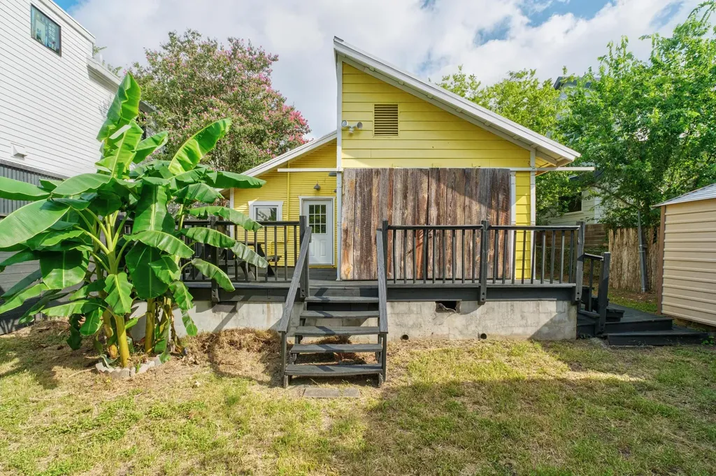 2403 E 11th Street Austin TX 78702