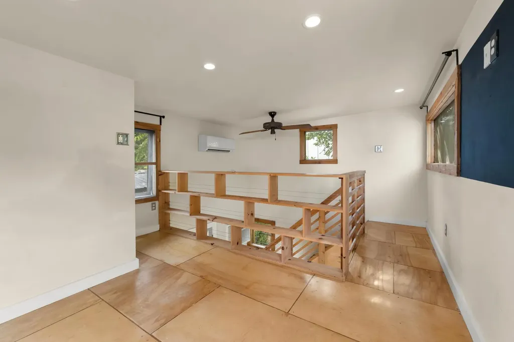 2403 E 11th Street Austin TX 78702