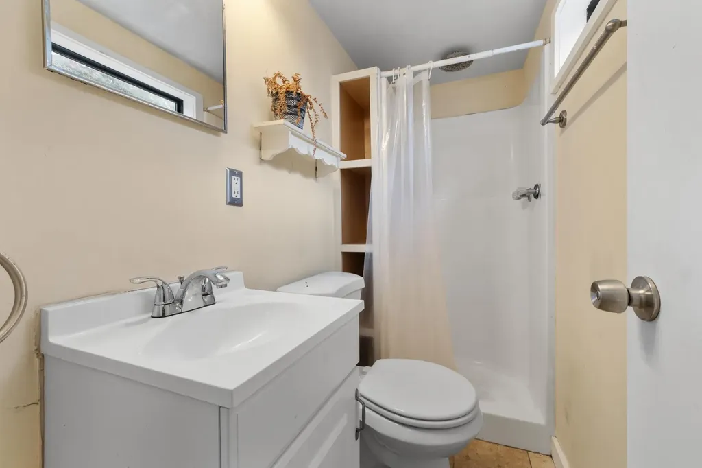2403 E 11th Street Austin TX 78702