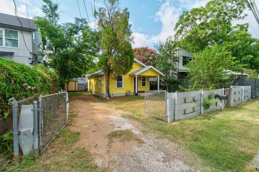2403 E 11th Street Austin TX 78702