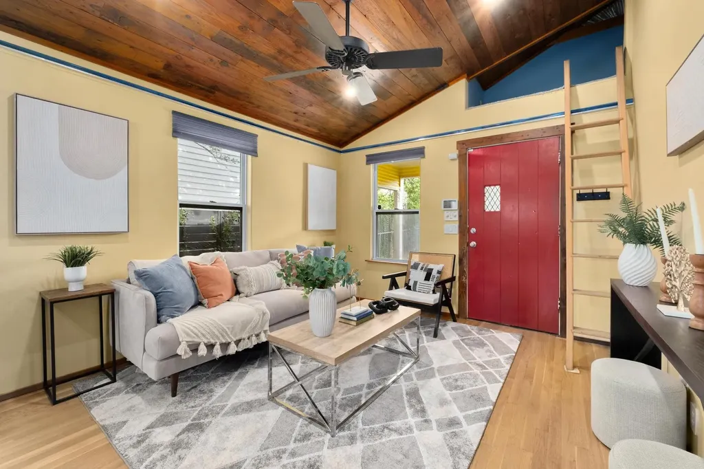 2403 E 11th Street Austin TX 78702