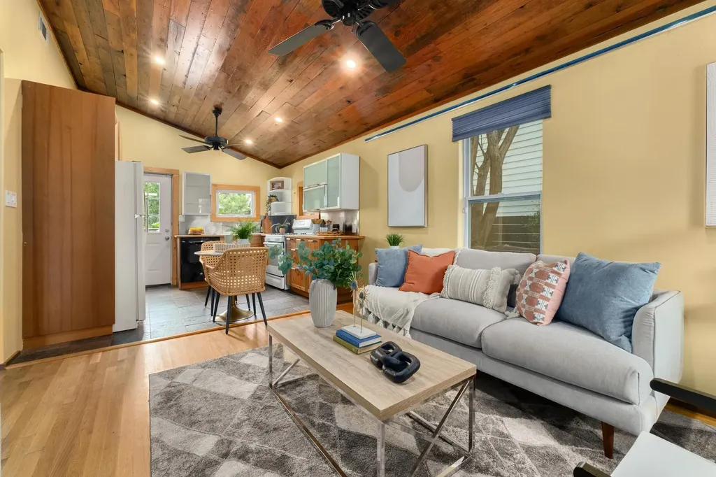 2403 E 11th Street Austin TX 78702