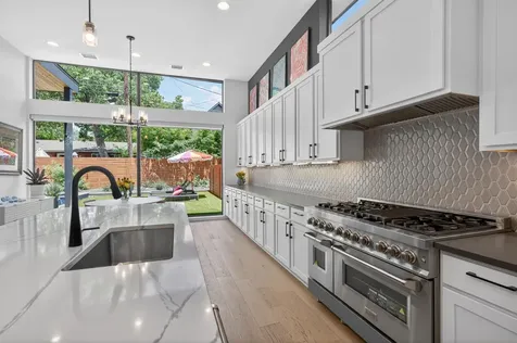 4804 Gladeview Austin TX 78745
