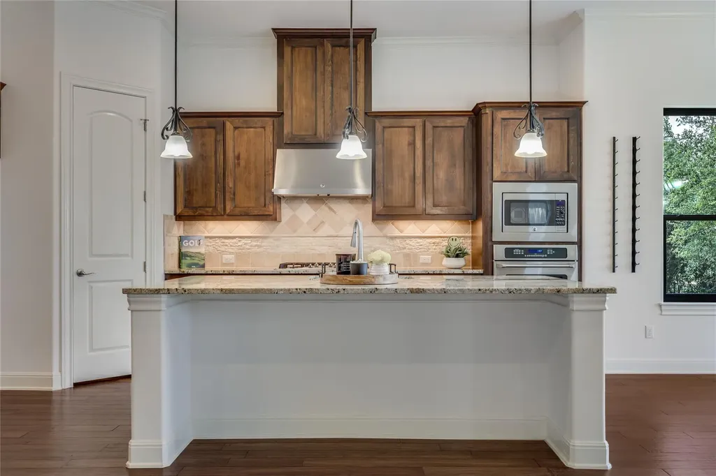 2210 University Club Drive Austin TX 78732