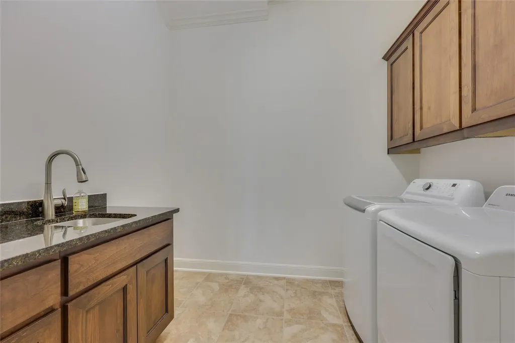 2210 University Club Drive Austin TX 78732