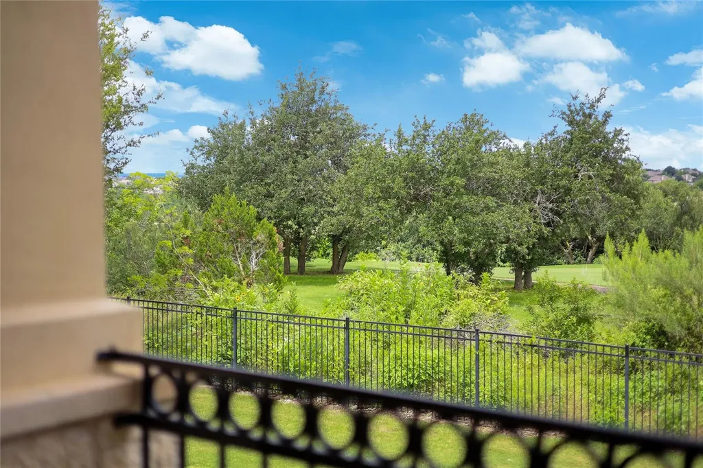 2210 University Club Drive Austin TX 78732
