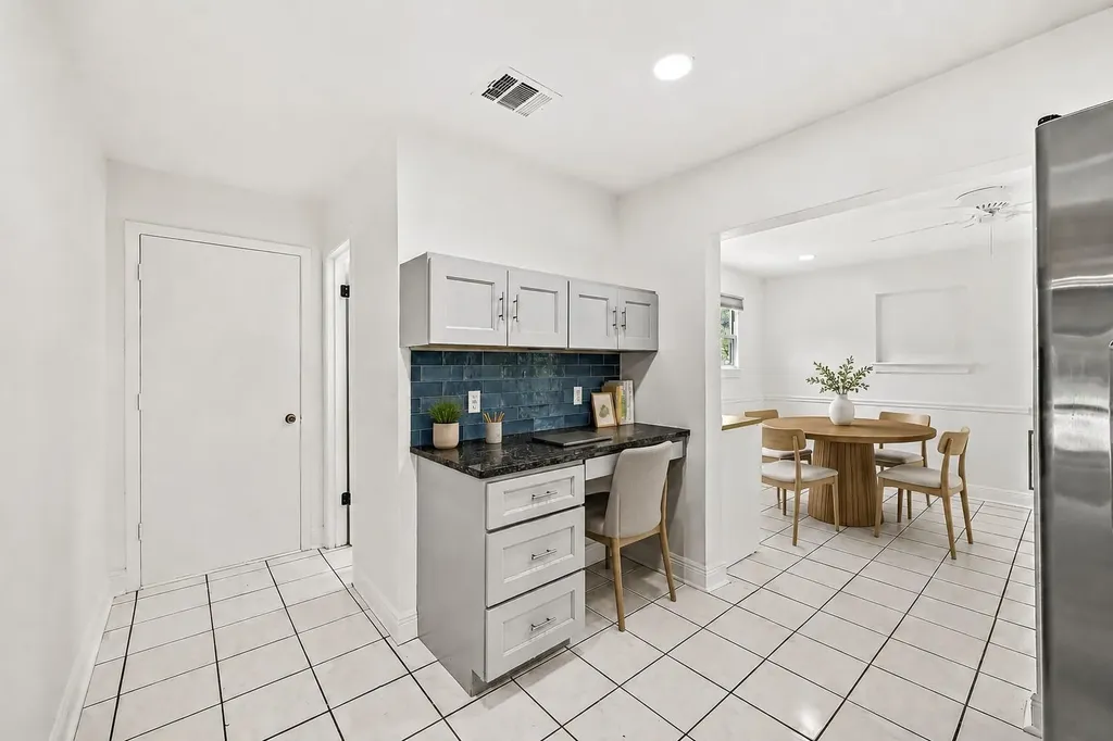1804 Oakridge Drive Round Rock TX 78681