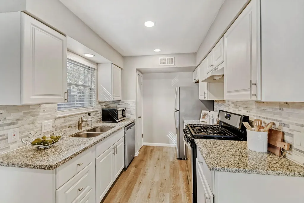 819 Sahara Avenue Austin TX 78745