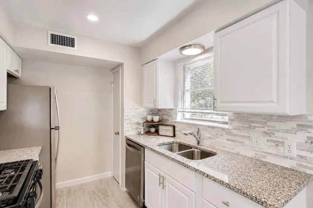 819 Sahara Avenue Austin TX 78745