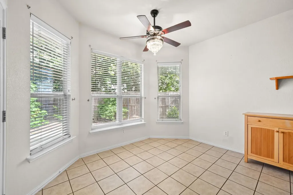 1689 Amberwood Loop Kyle TX 78640