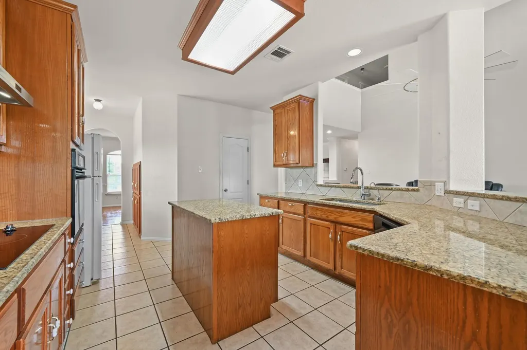 1689 Amberwood Loop Kyle TX 78640