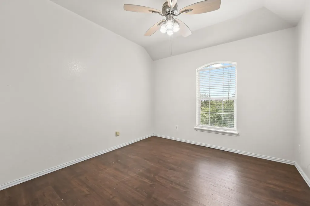 1689 Amberwood Loop Kyle TX 78640