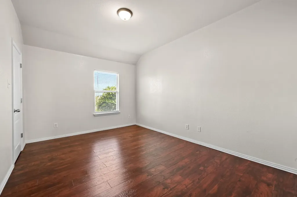 1689 Amberwood Loop Kyle TX 78640