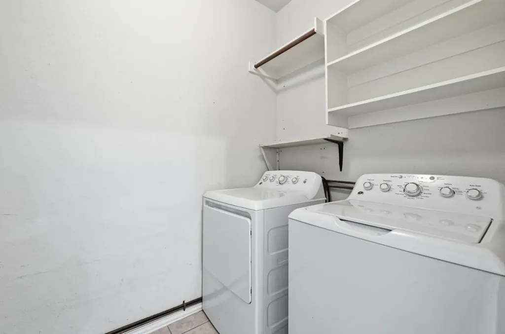 1689 Amberwood Loop Kyle TX 78640